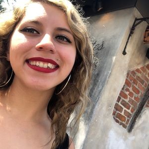 Meet your Posher, Kayla